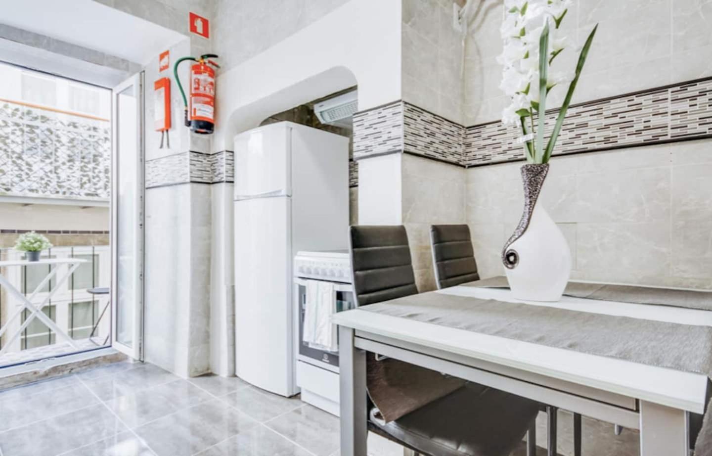 3 Bedroom Apartment In Baixa With River View Lisboa المظهر الخارجي الصورة